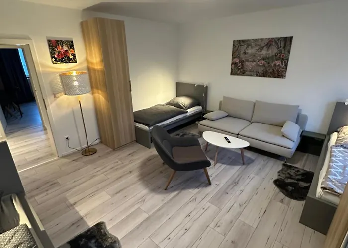 Schoene In - Koenigsdorf Bm01 Bis Bm05 شقة